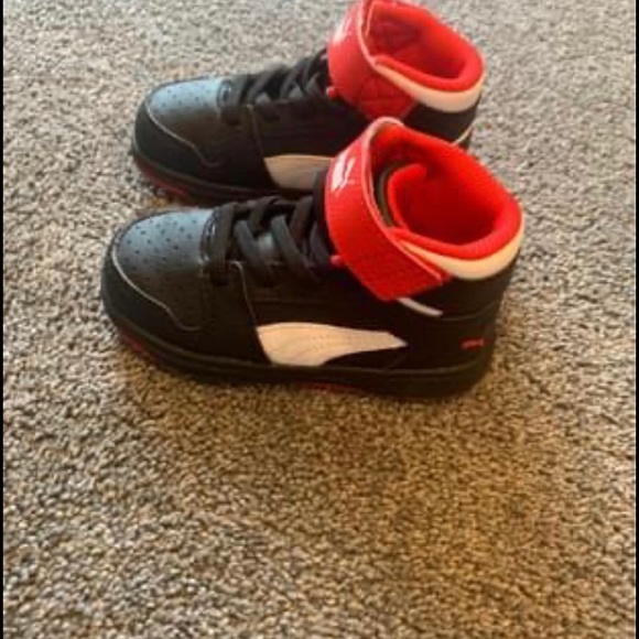 Toddler size 6 pumas - Picture 2 of 3